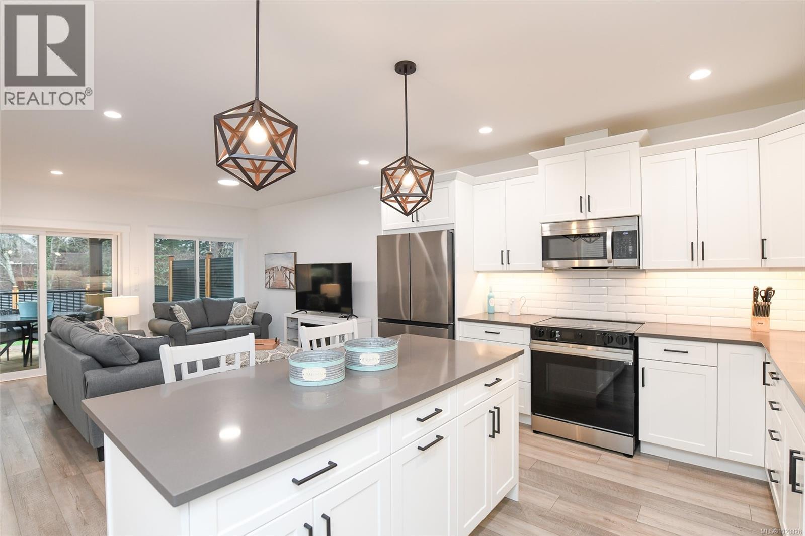 A 2155 Cousins Ave, Courtenay