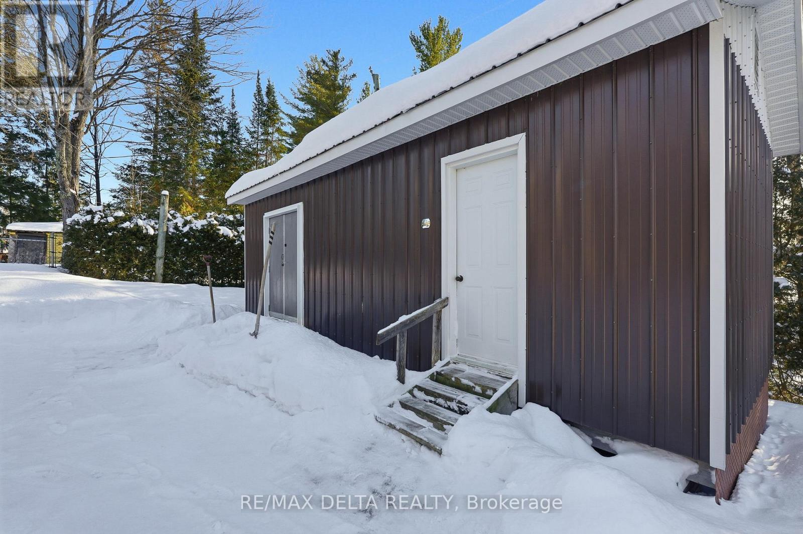 2071 TESSIER ROAD — photo 35