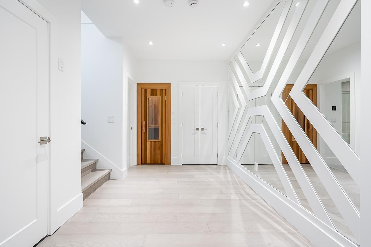 13528 14 AVENUE, Surrey