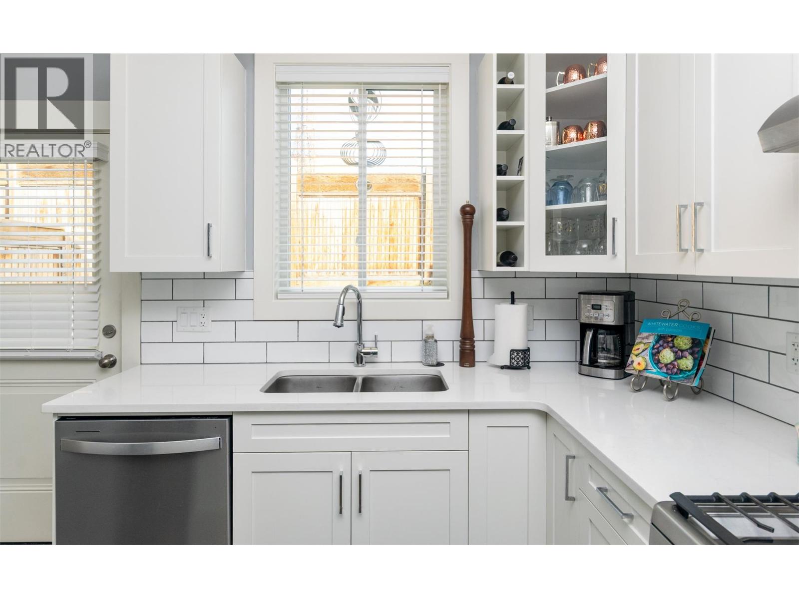 14 1910 11 Avenue Northeast, Salmon Arm