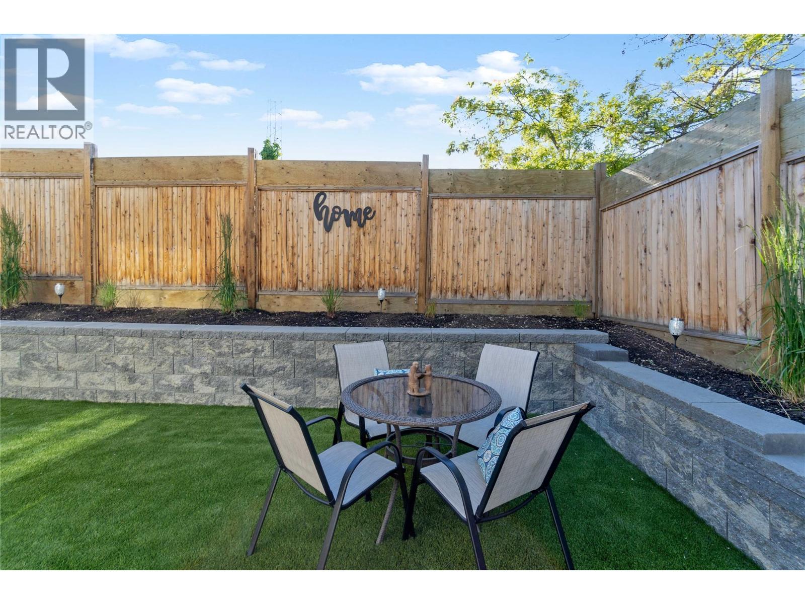 14 1910 11 Avenue Northeast, Salmon Arm