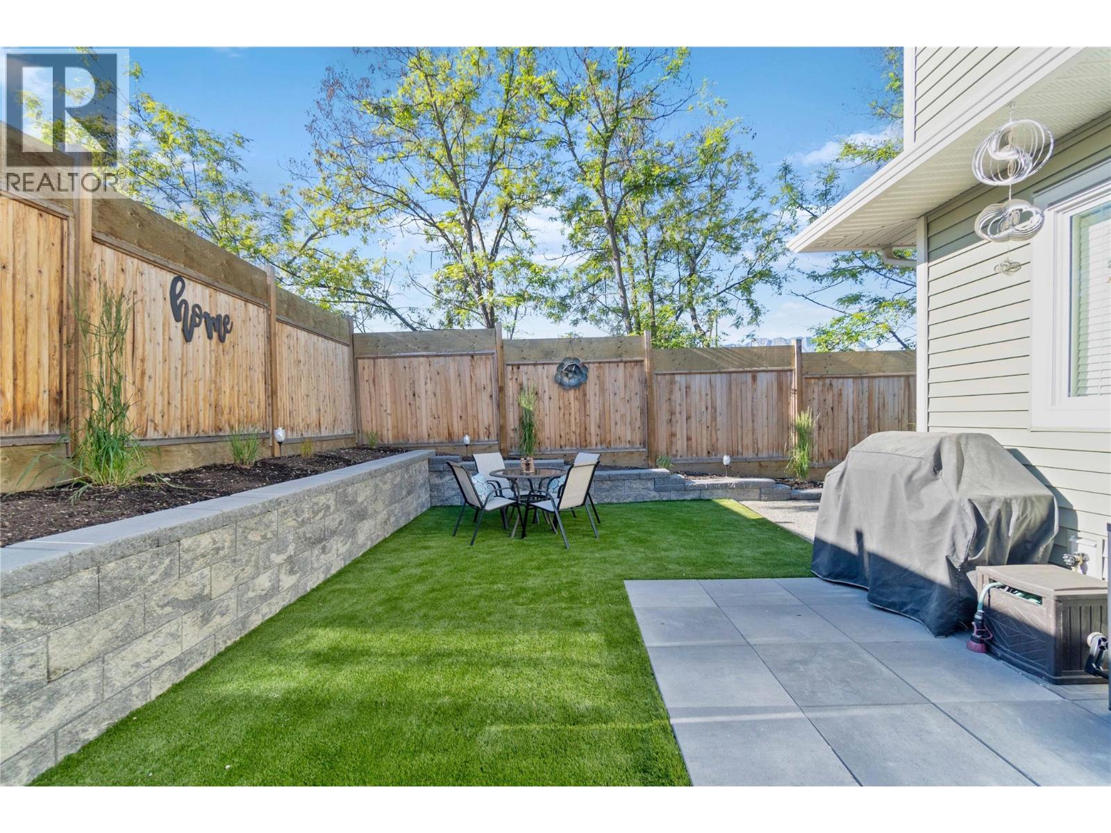 14 1910 11 Avenue Northeast, Salmon Arm