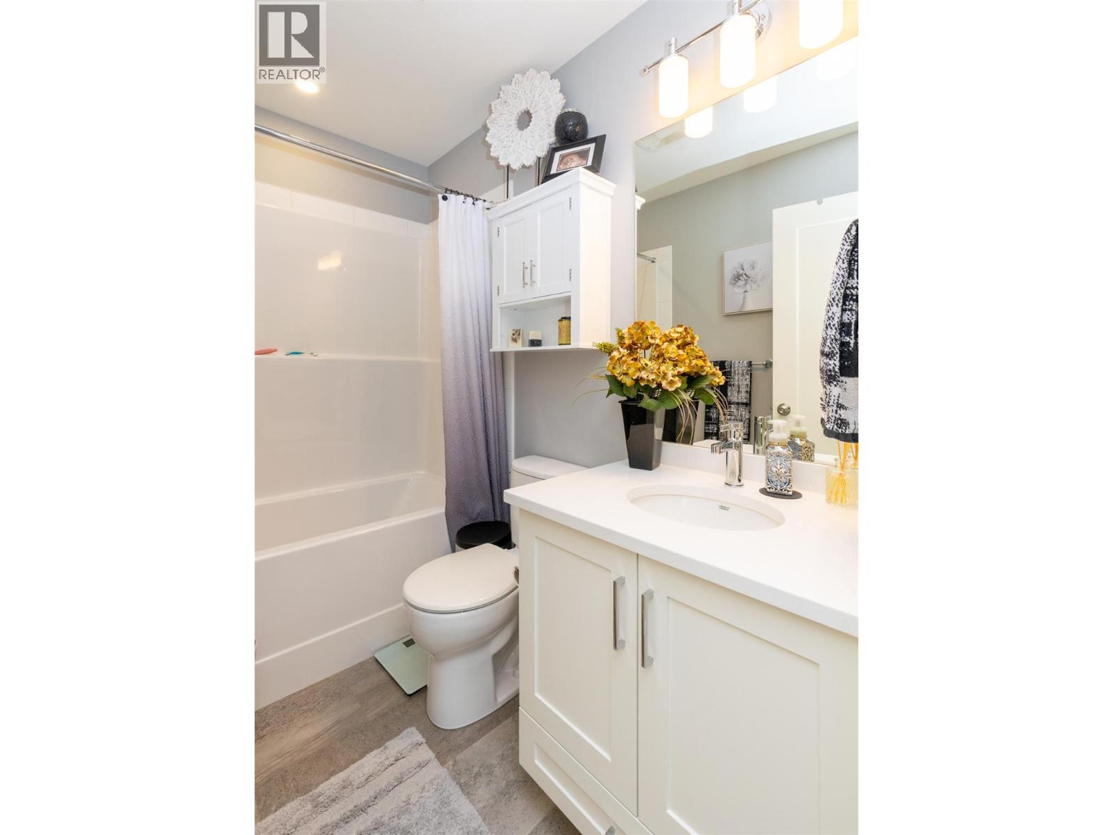 14 1910 11 Avenue Northeast, Salmon Arm