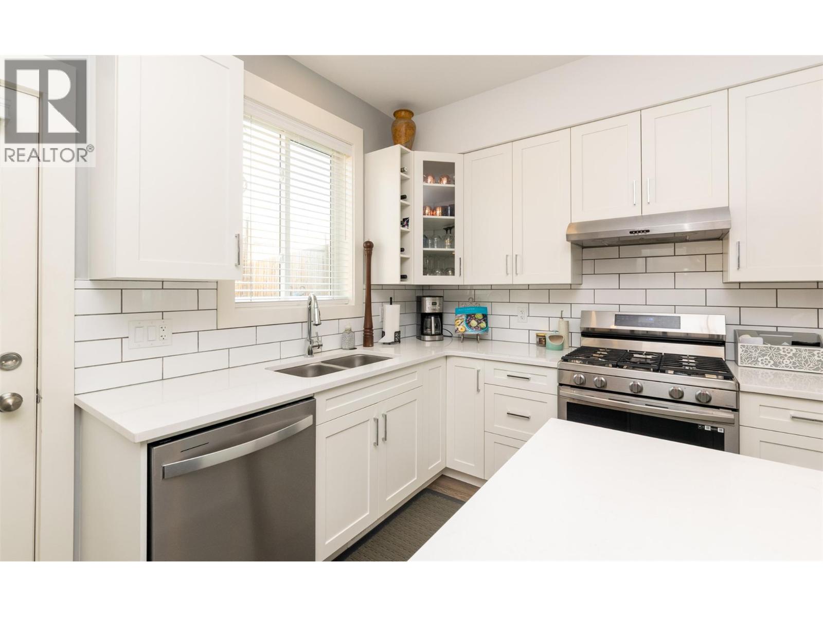 14 1910 11 Avenue Northeast, Salmon Arm