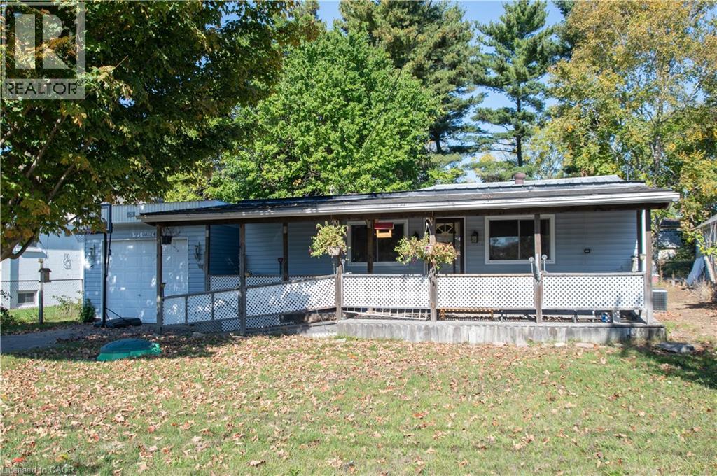 19 IMPERIAL Street - Photo 2 of 27, Delhi, Ontario