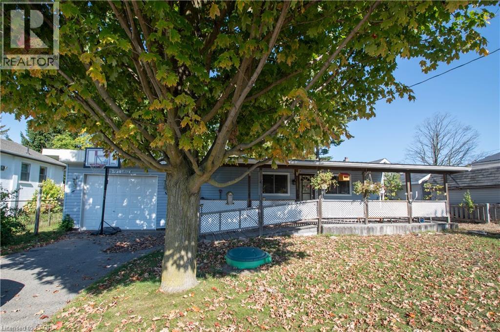 19 IMPERIAL Street - Photo 3 of 27, Delhi, Ontario