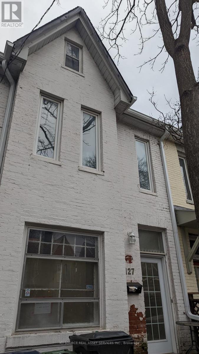 Listing photo of 2 - 127 BORDEN STREET