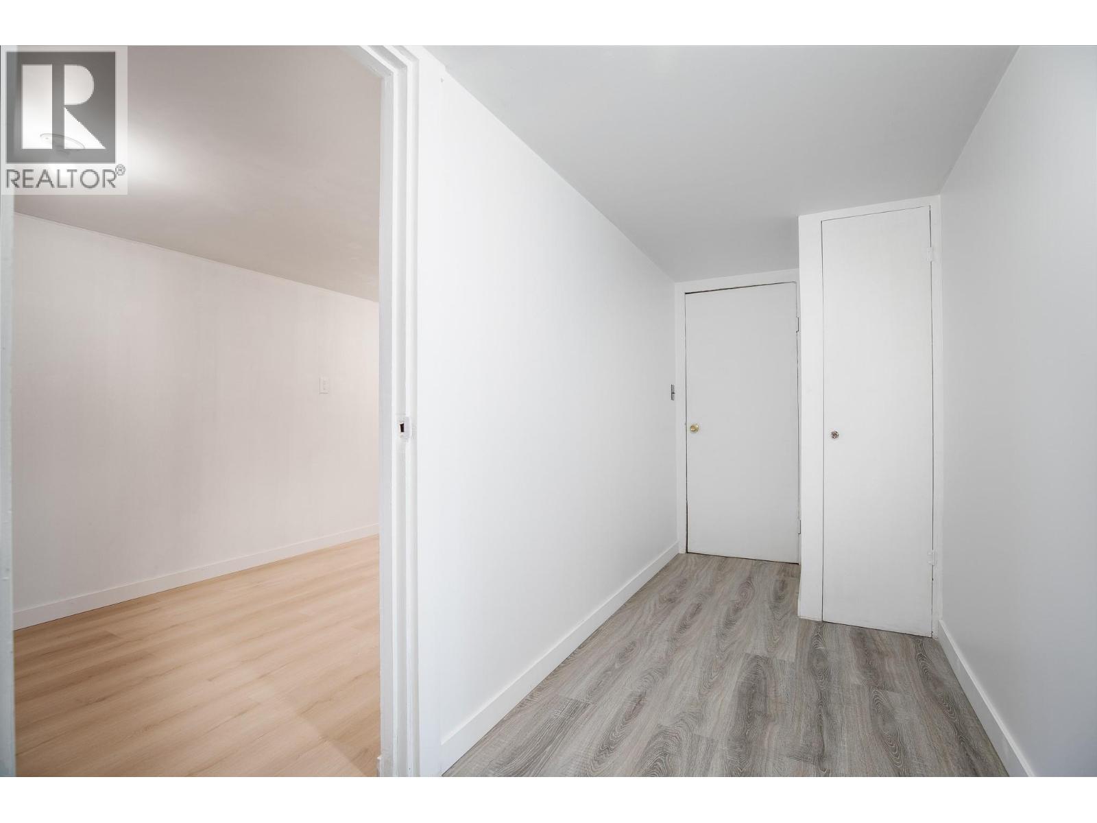 7880 Pleasant Valley Road - 35