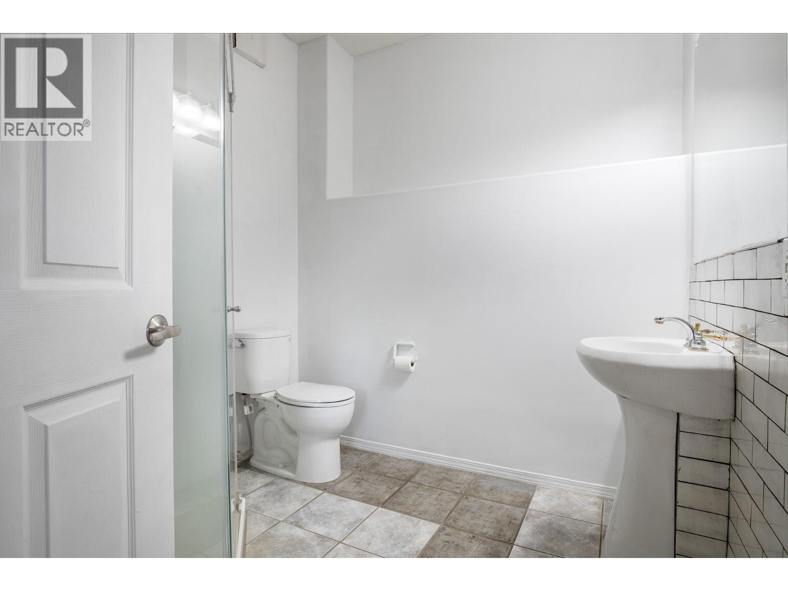 7880 Pleasant Valley Road - 19