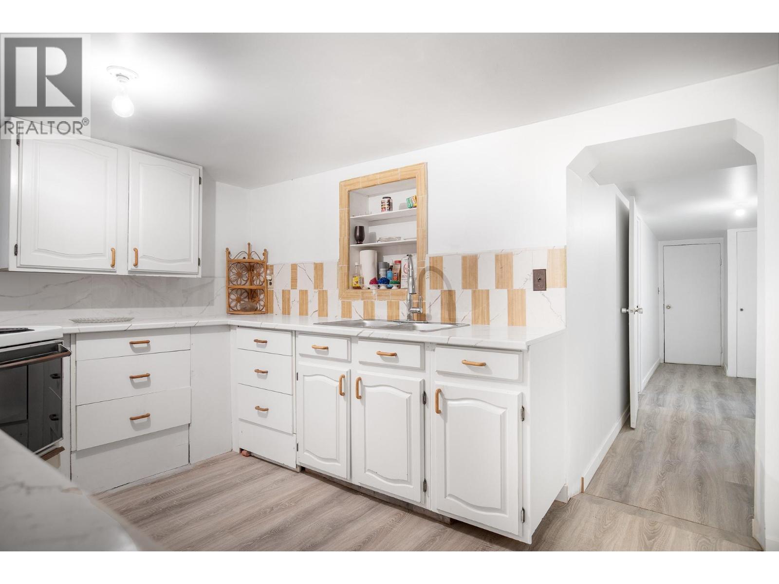 7880 Pleasant Valley Road - 38