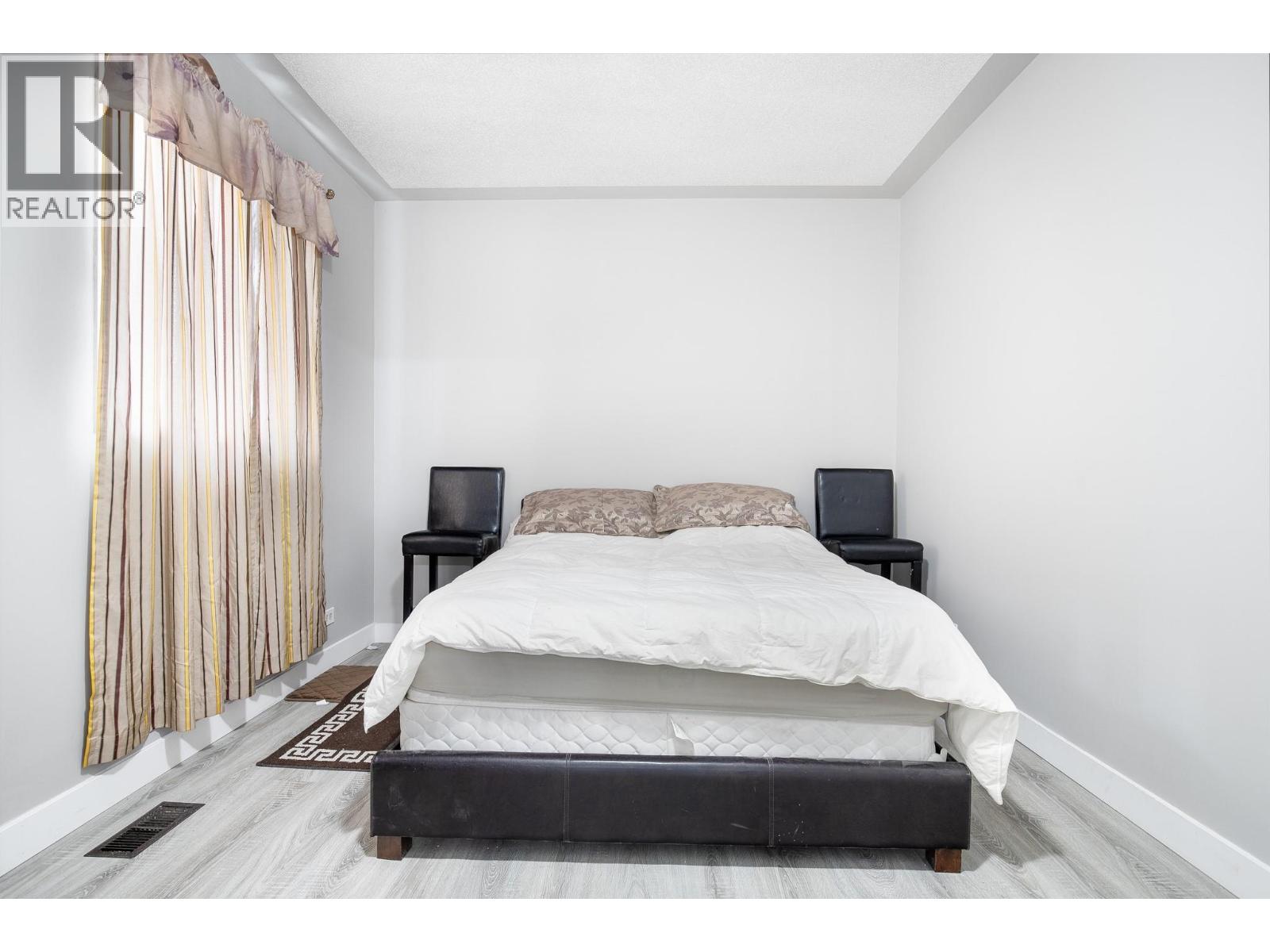7880 Pleasant Valley Road - 16