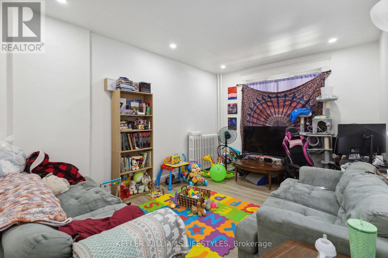 33 STATION STREET Property Photo