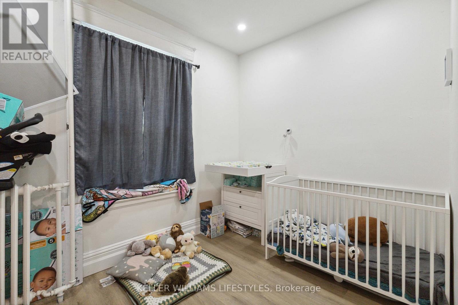 33 STATION STREET Property Photo