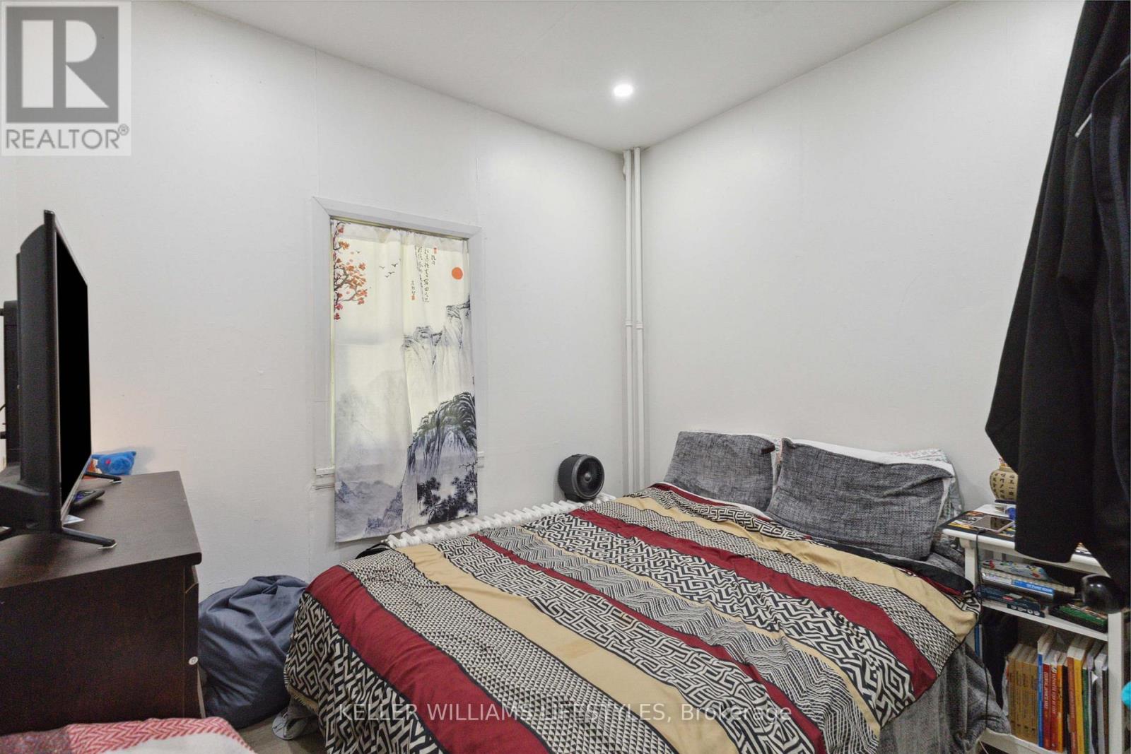 33 STATION STREET Property Photo