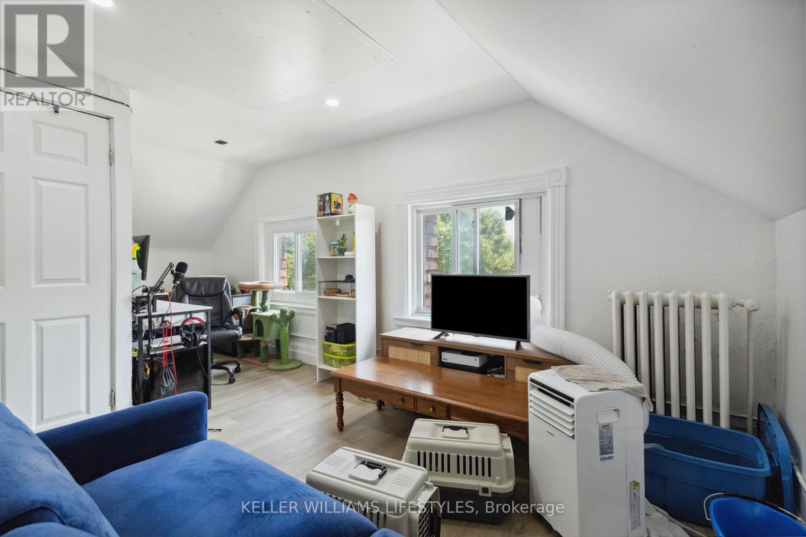 33 STATION STREET Property Photo