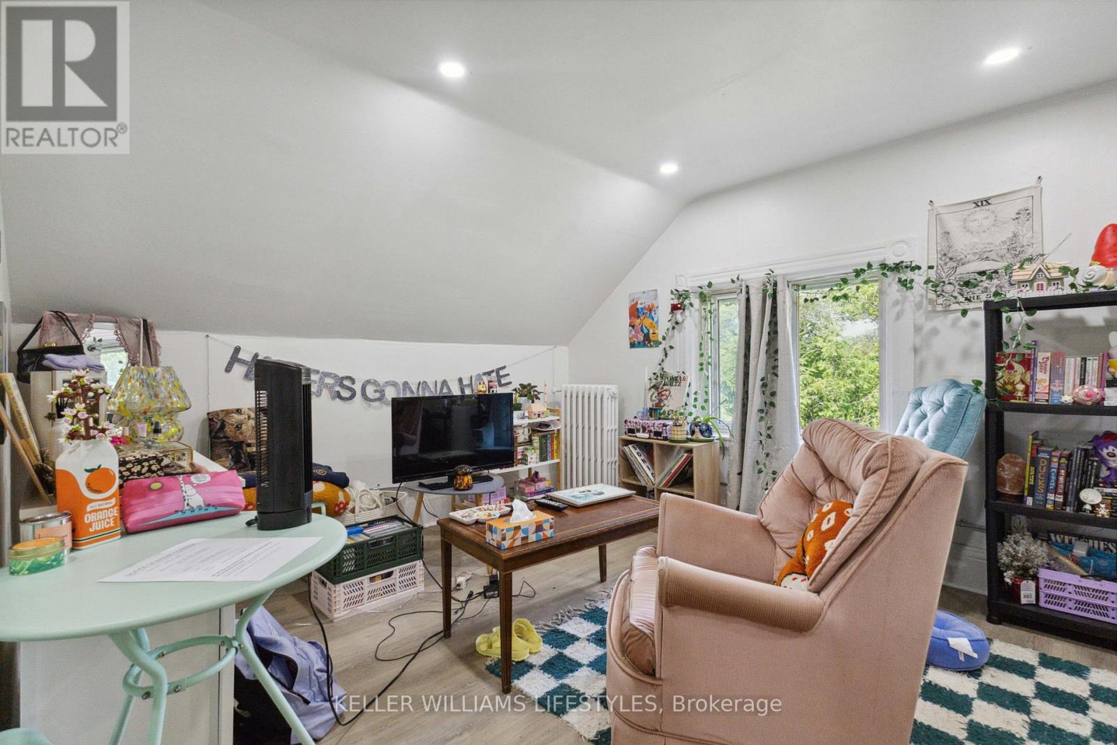 33 STATION STREET Property Photo