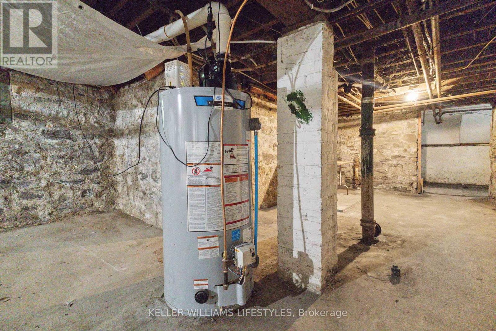 33 STATION STREET Property Photo