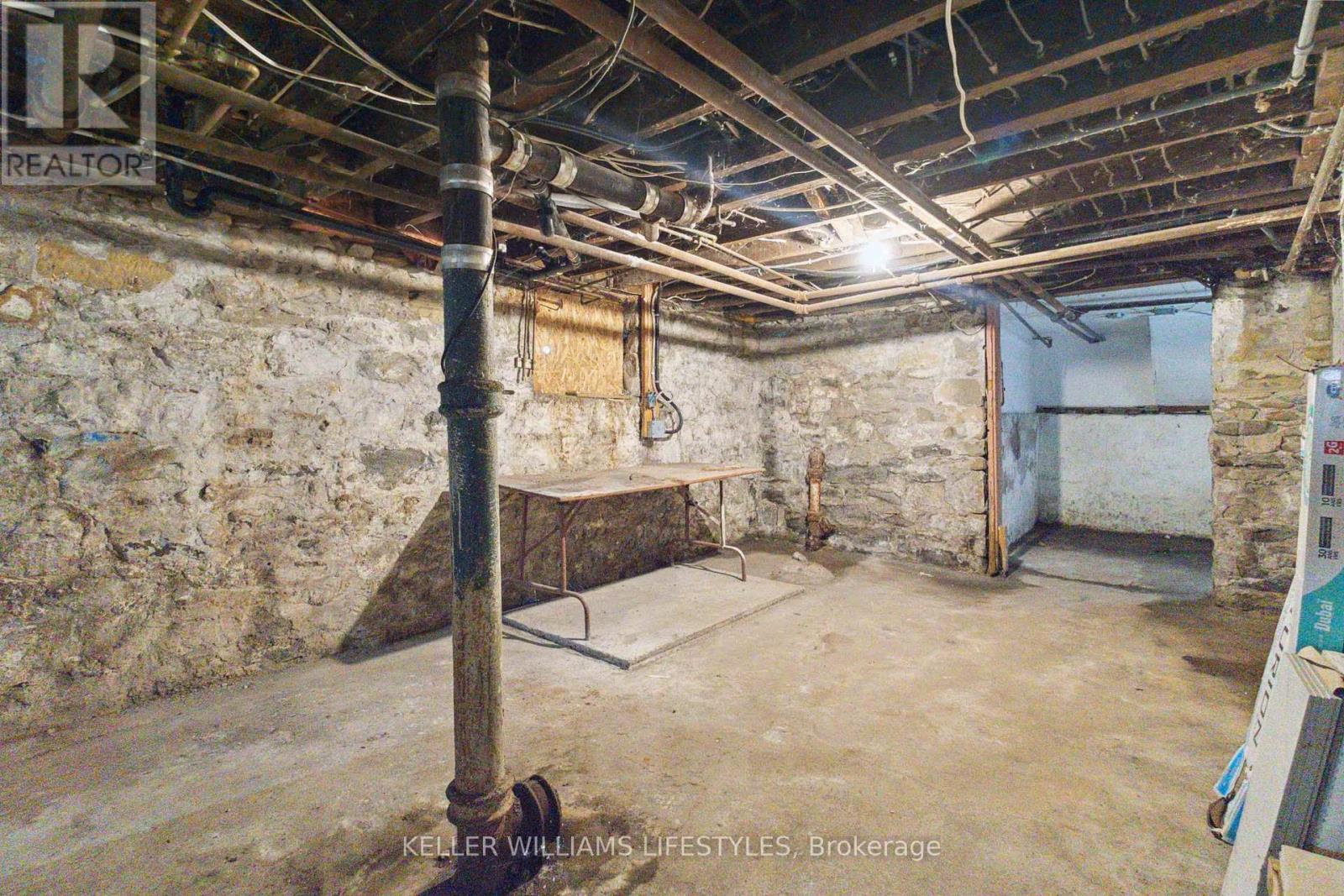 33 STATION STREET Property Photo