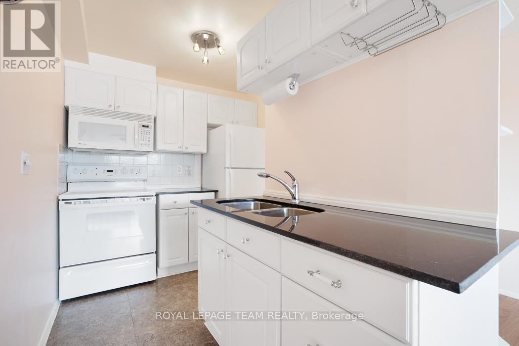 #205 6532 BILBERRY DRIVE - 11