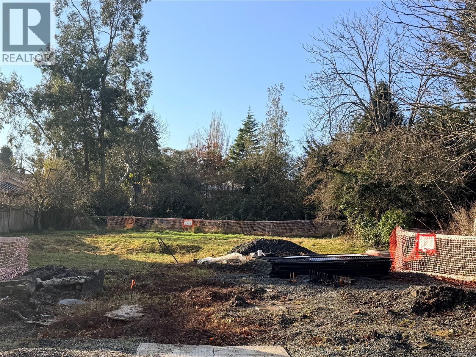  881 Jasmine Avenue, Saanich