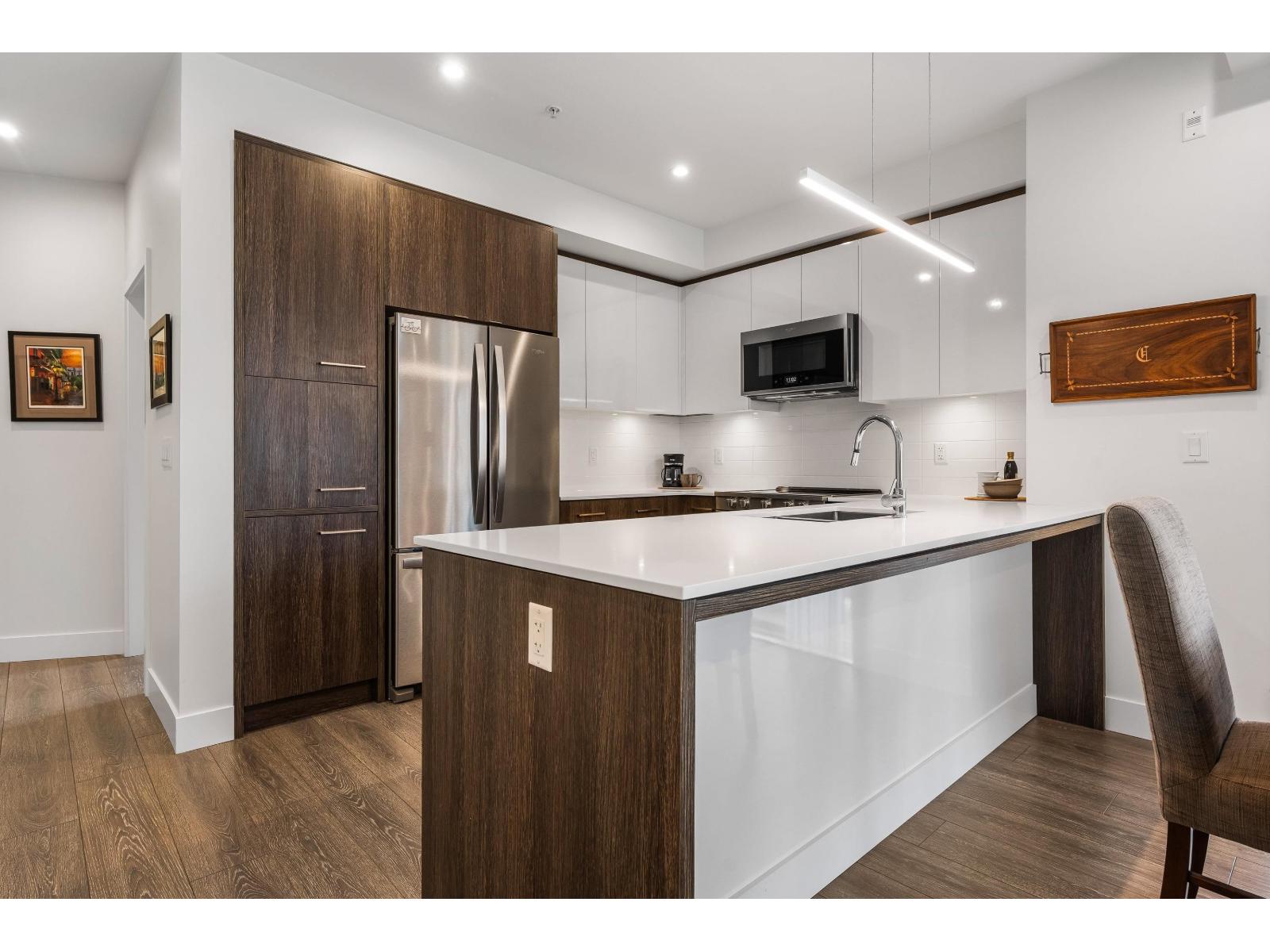 311 45510 MARKET WAY, Garrison Crossing, Chilliwack