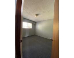 15855 Vine Avenue, White Rock, BC V4B2T5 Photo 11