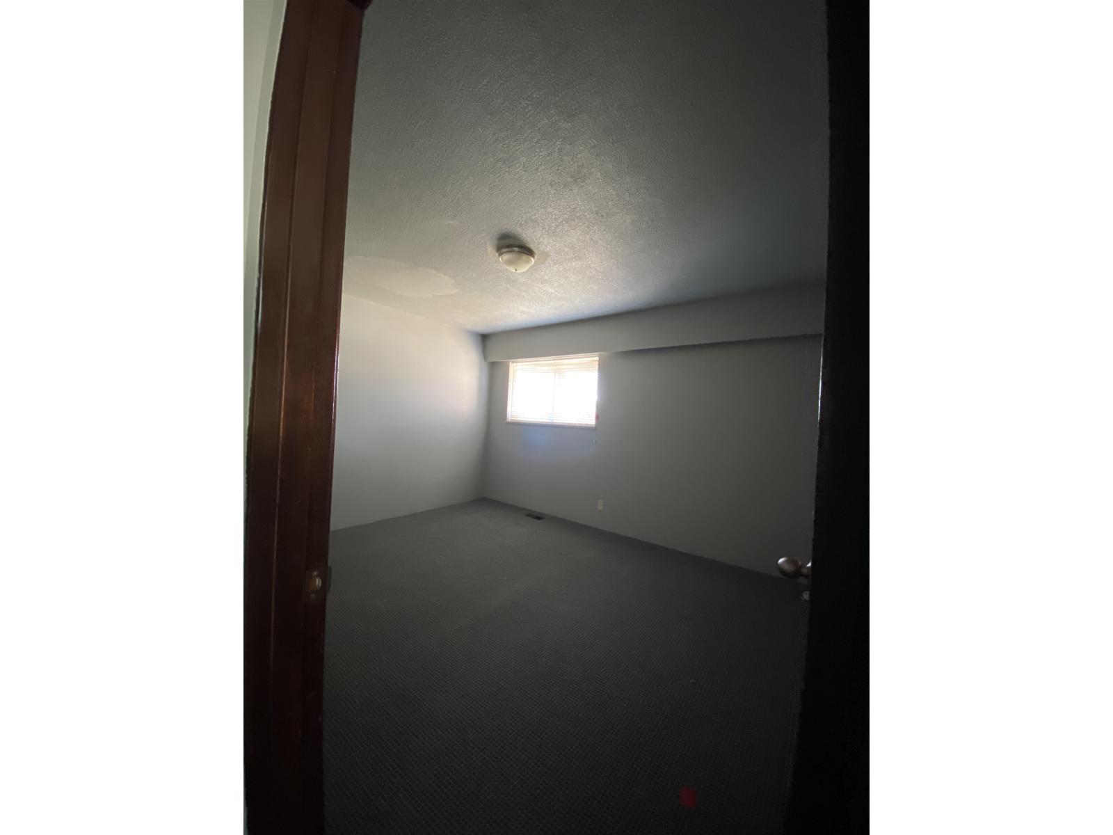 15855 VINE Avenue - photo 2