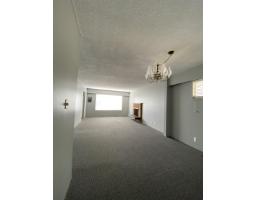15855 Vine Avenue, White Rock, BC V4B2T5 Photo 19