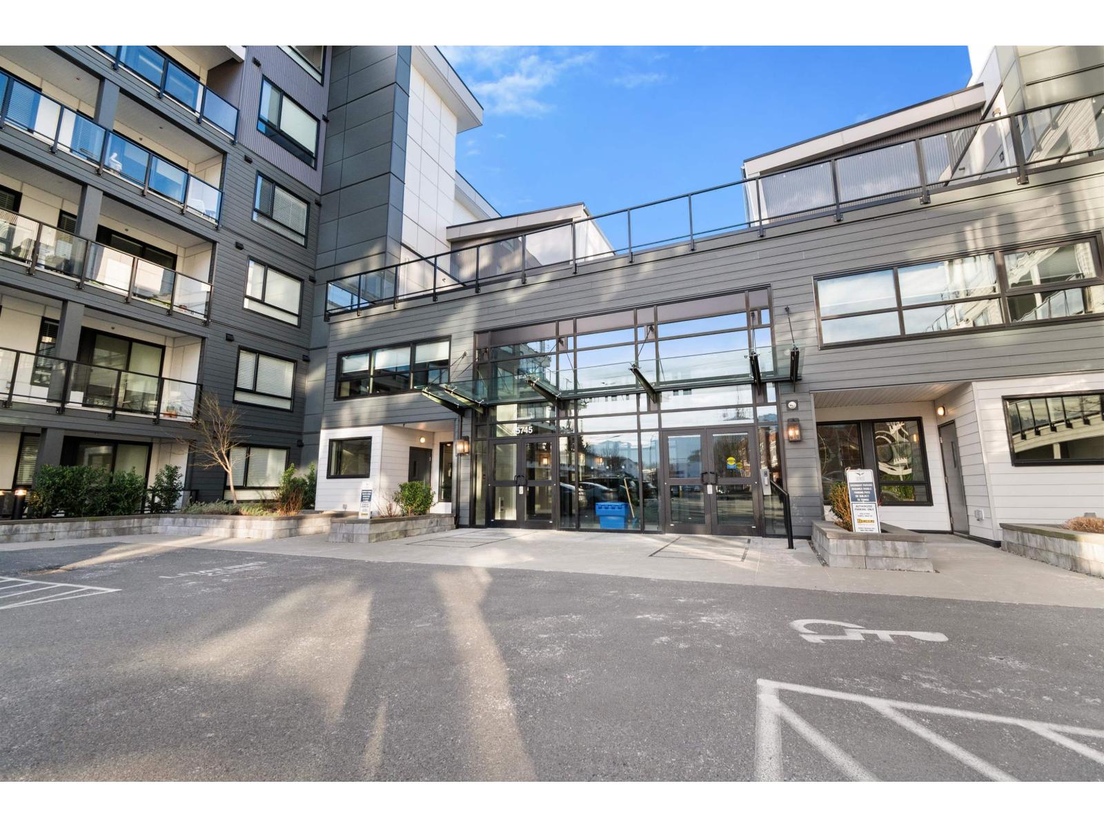 601 45745 WATSON ROAD, Sardis South, Chilliwack