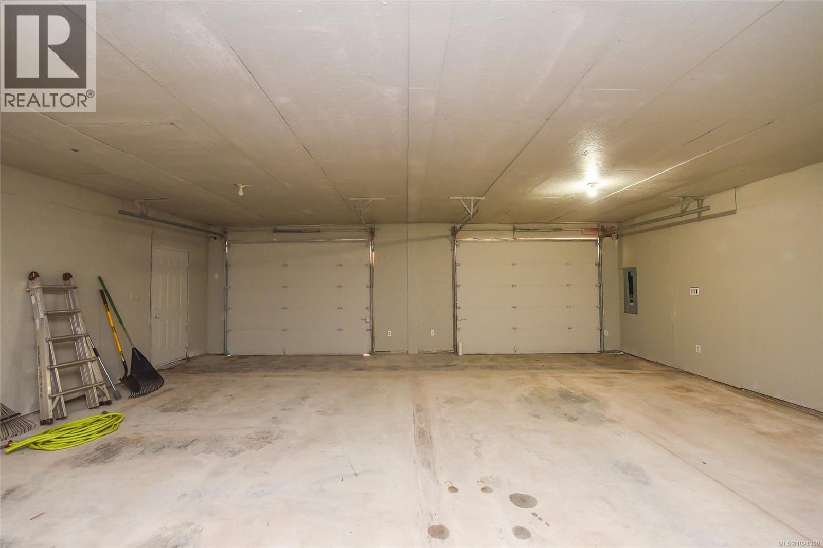 8868 Erickson Pl - 32