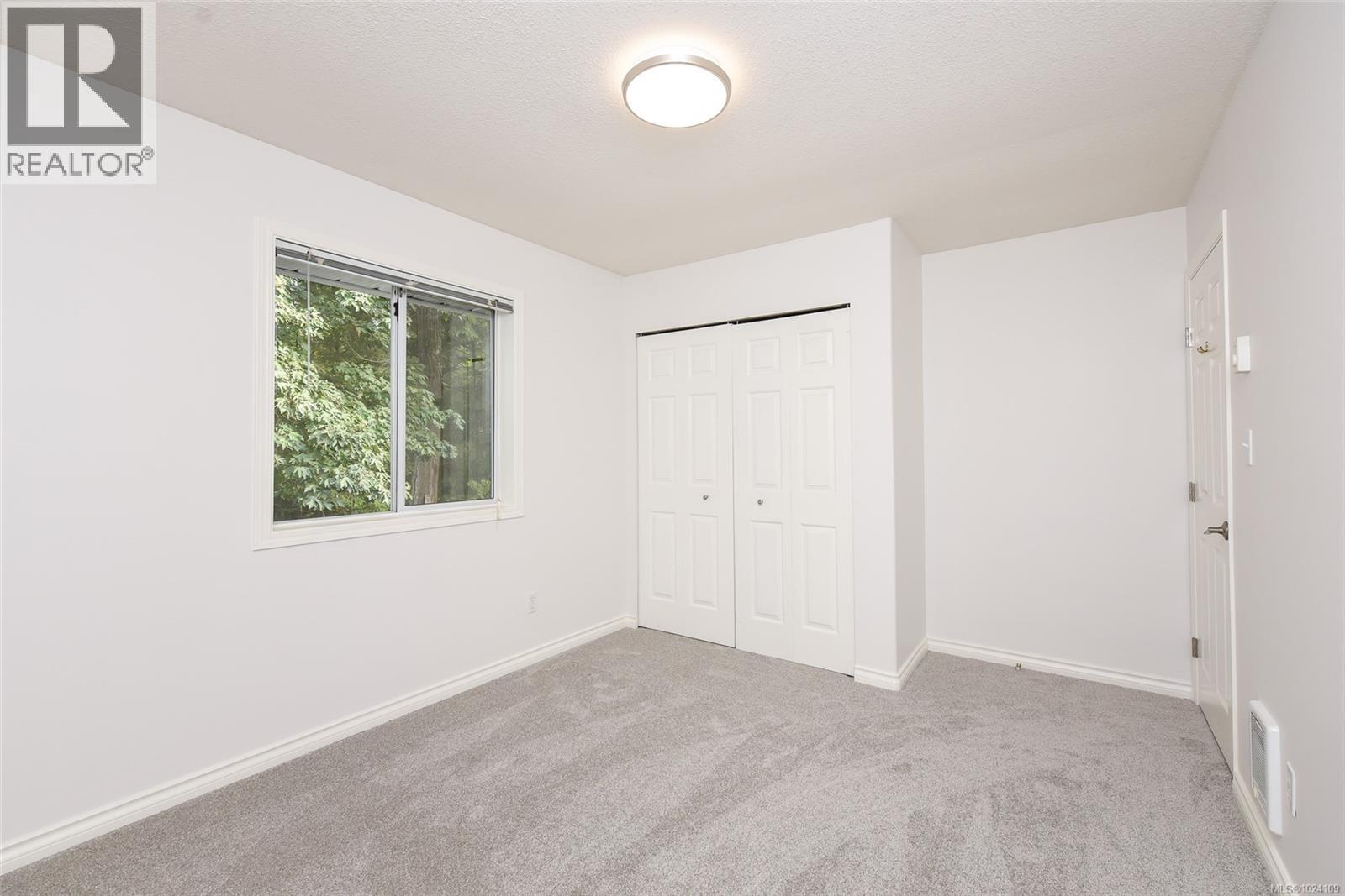 8868 Erickson Pl - 71