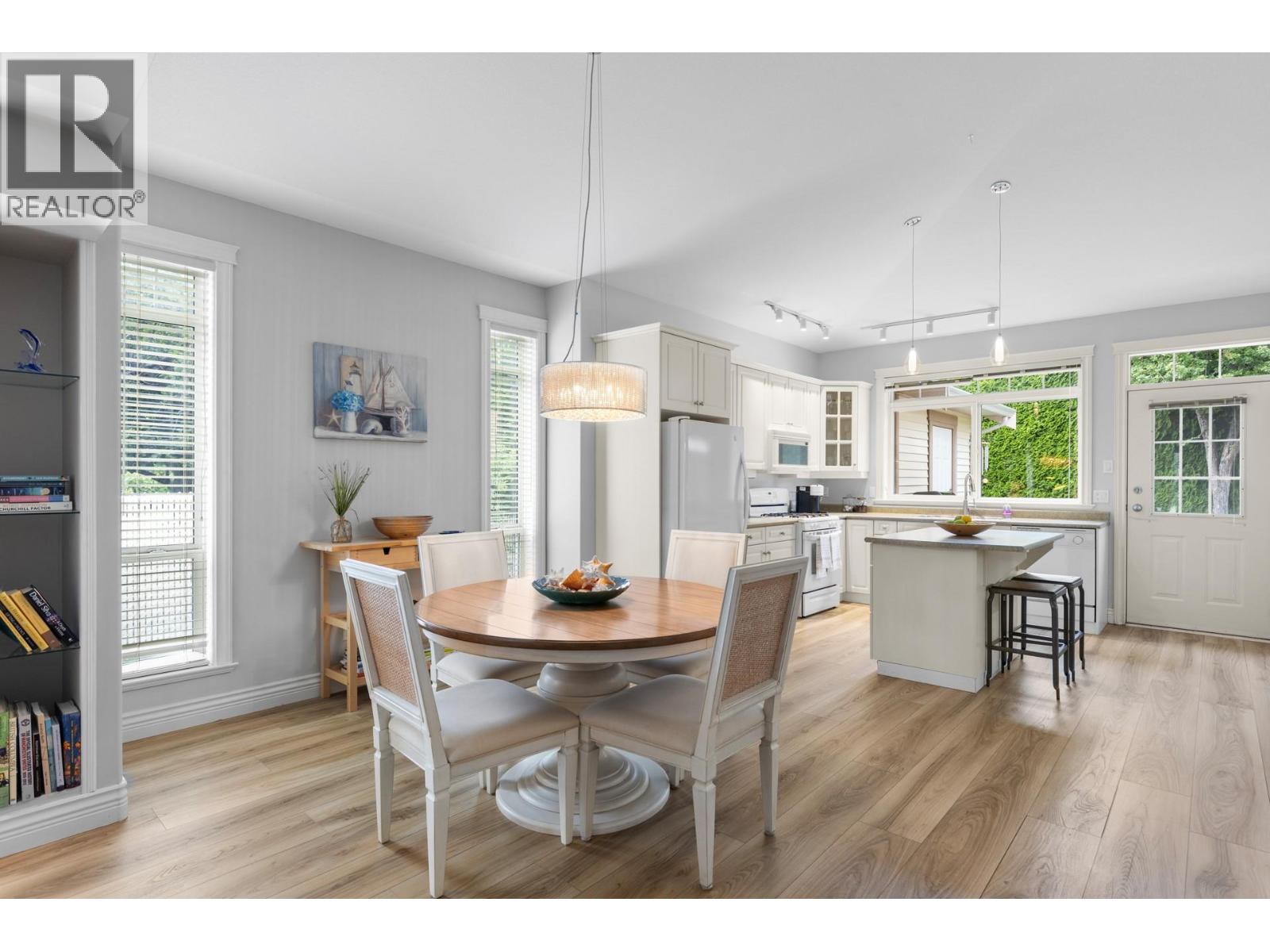 4032A Lake Avenue, Peachland