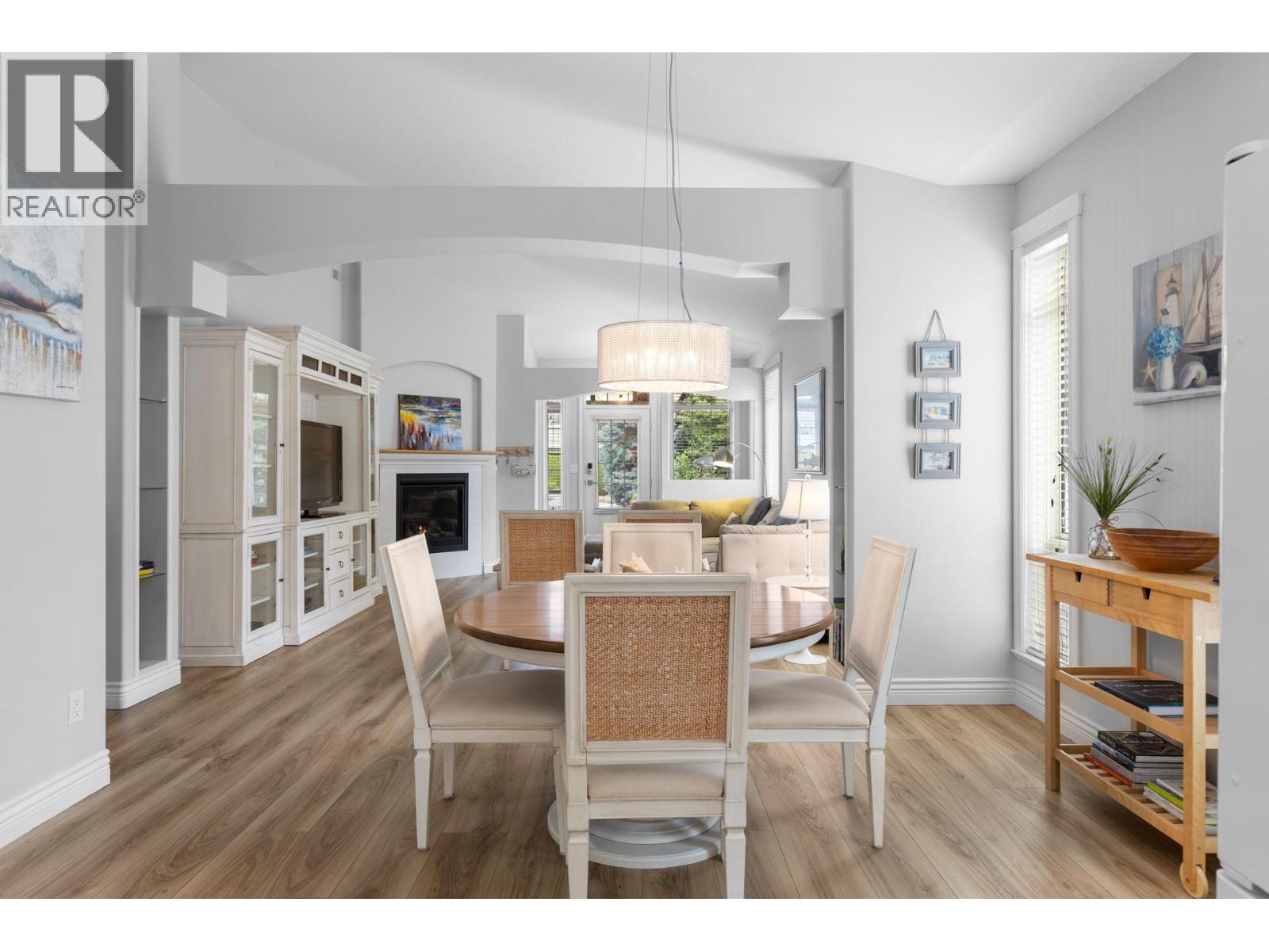 4032A Lake Avenue, Peachland