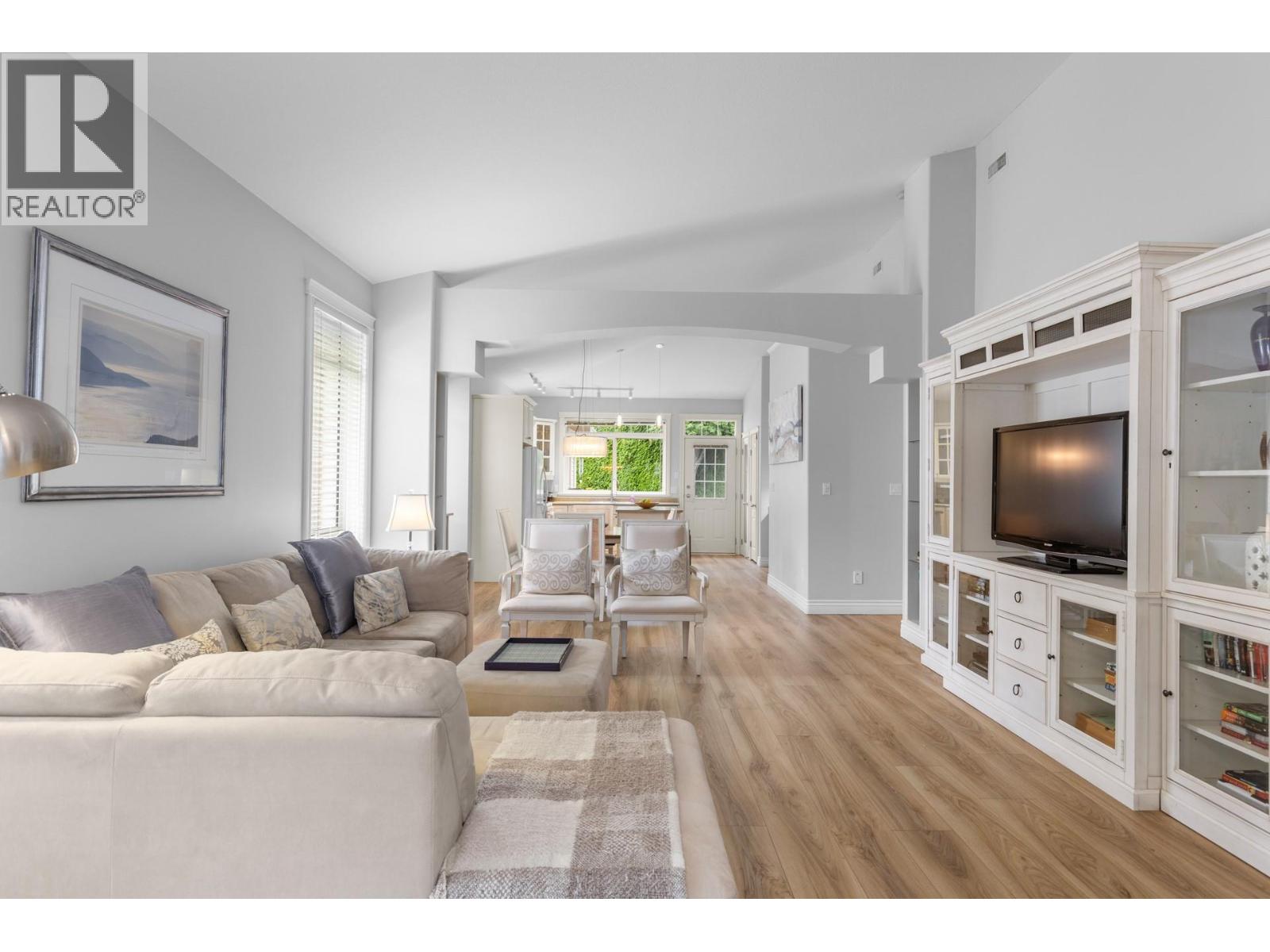 4032A Lake Avenue, Peachland