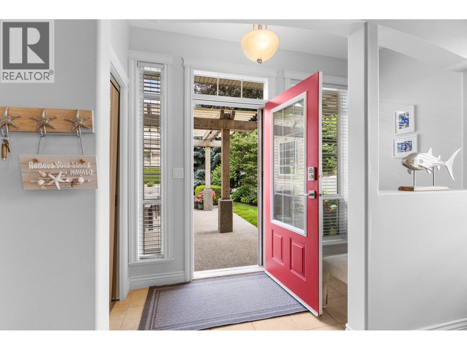 4032A Lake Avenue, Peachland