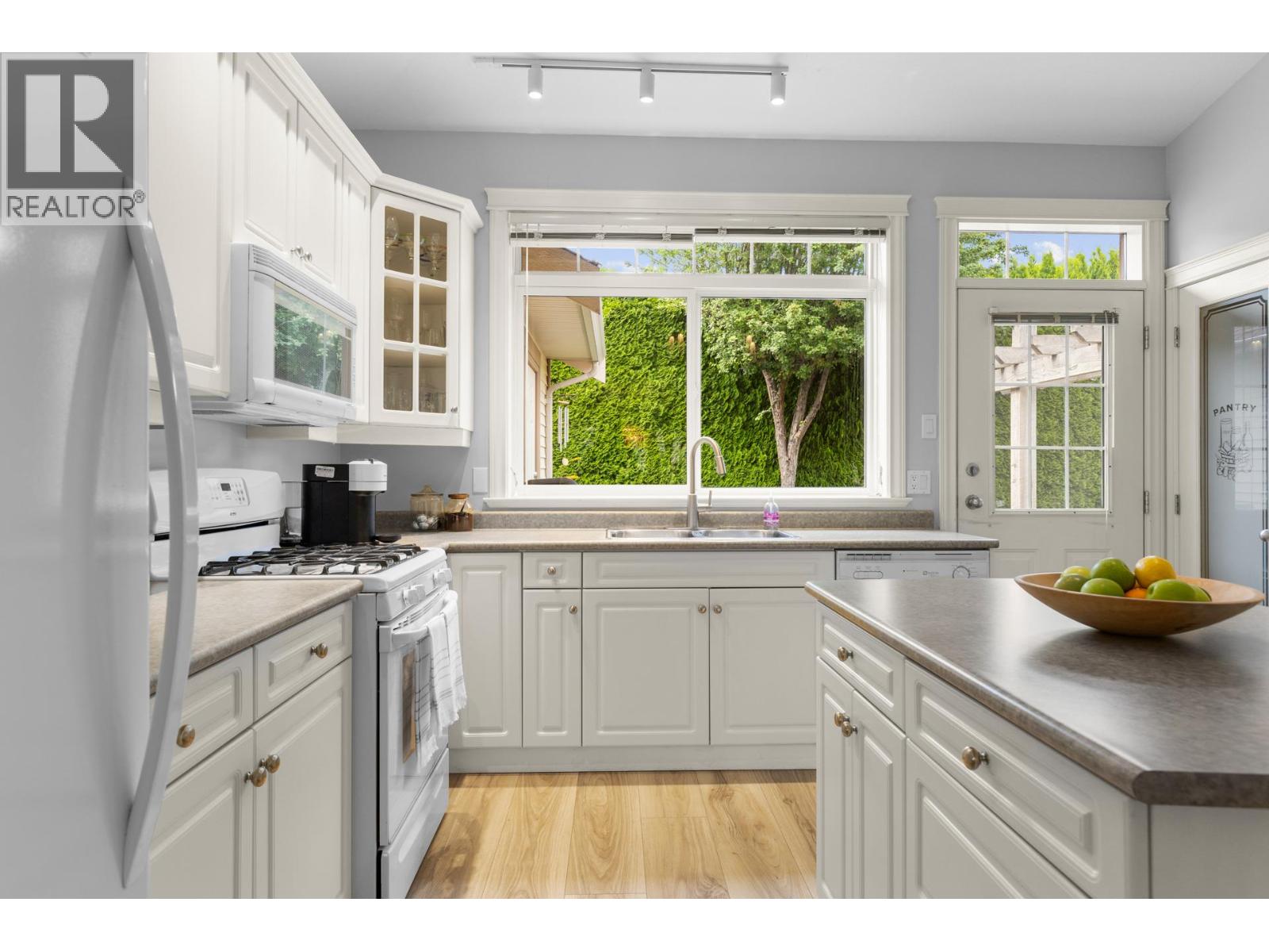 4032A Lake Avenue, Peachland