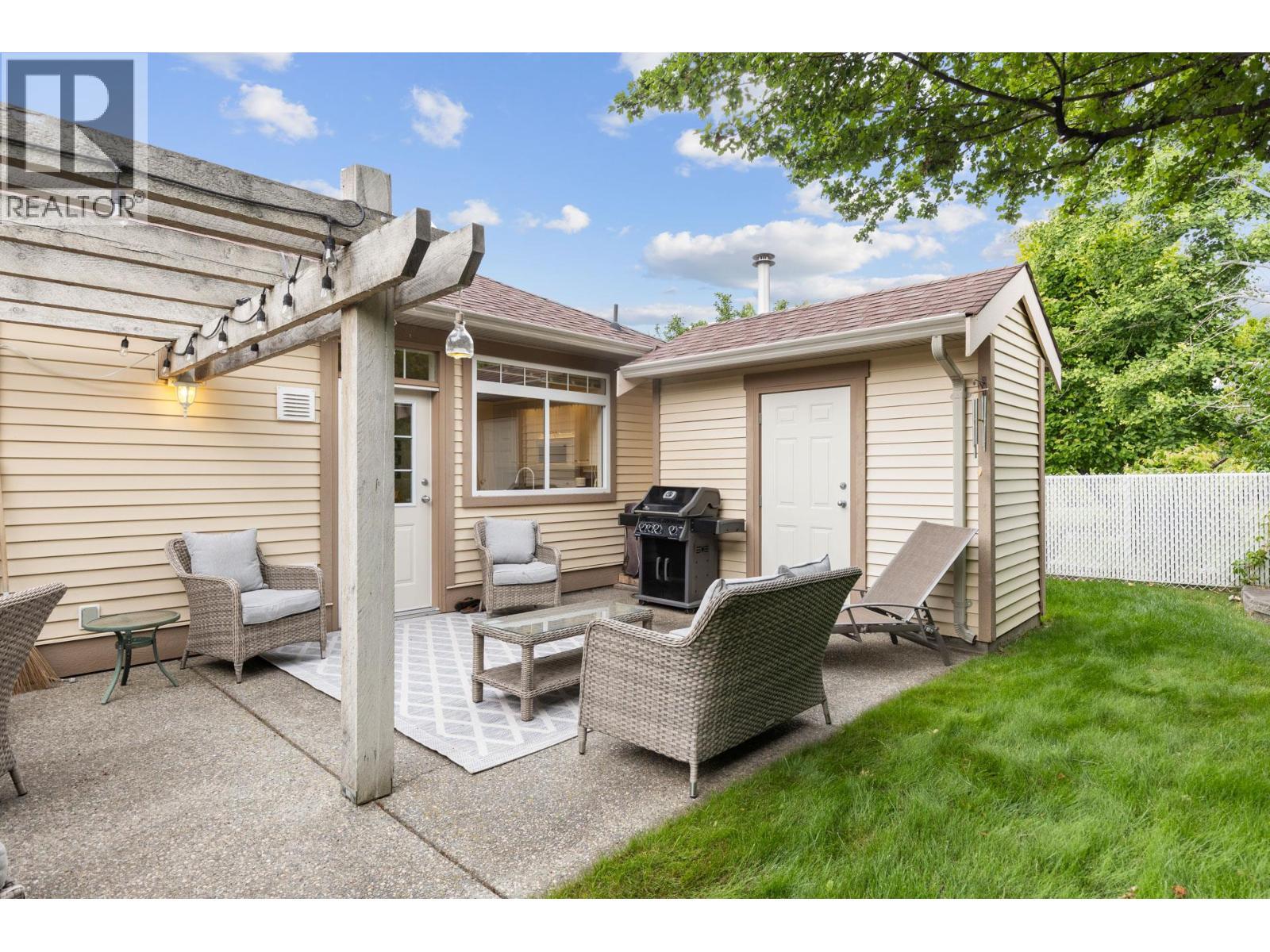 4032A Lake Avenue, Peachland