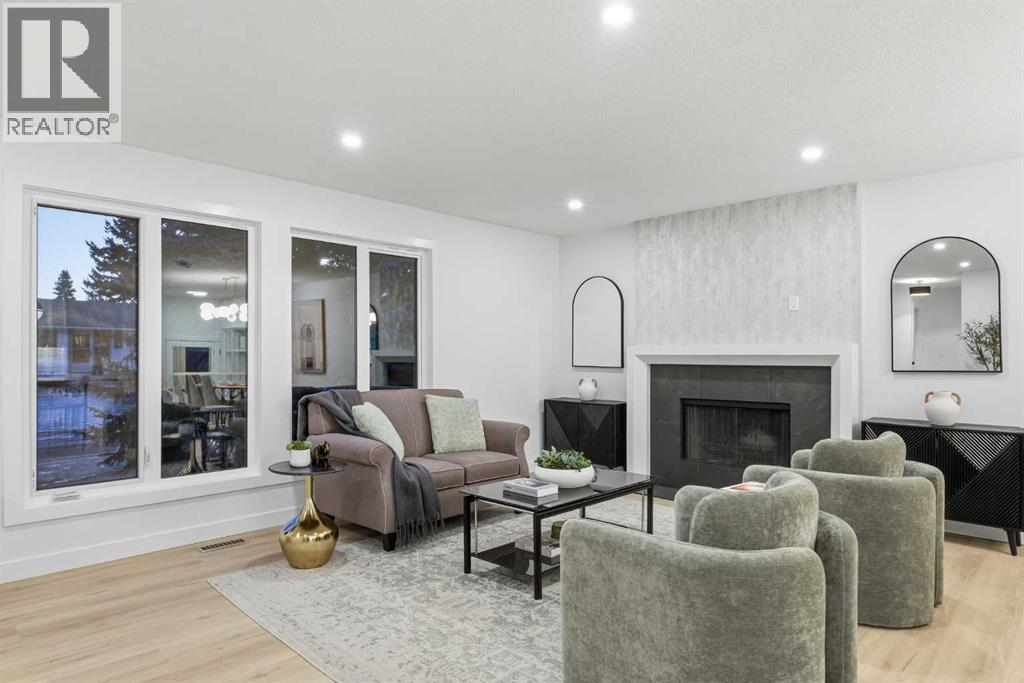 Single Family House Bungalow for Sale in  Valiant Drive NW Varsity Calgary 