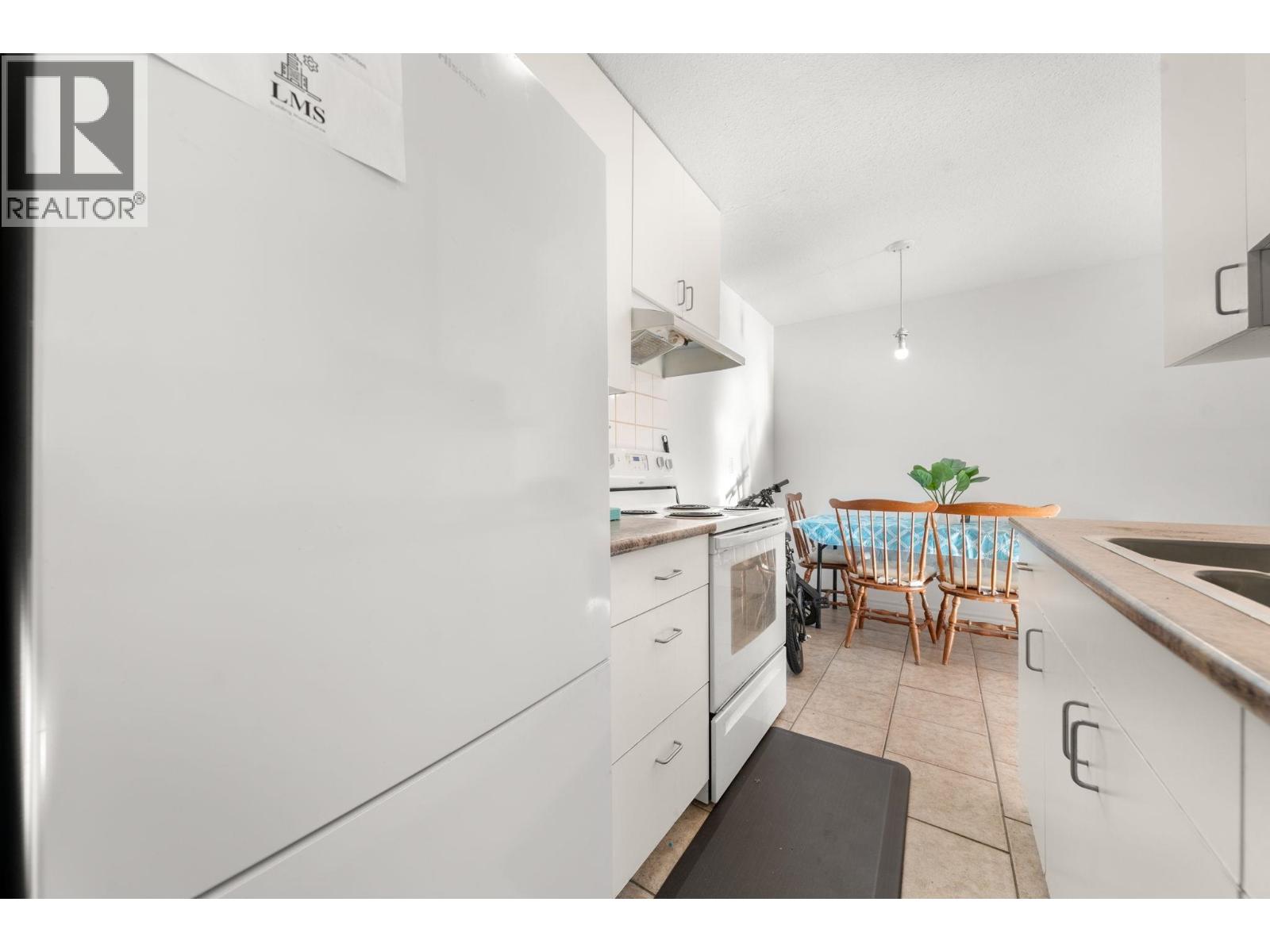 3 135 W 21ST STREET, North Vancouver