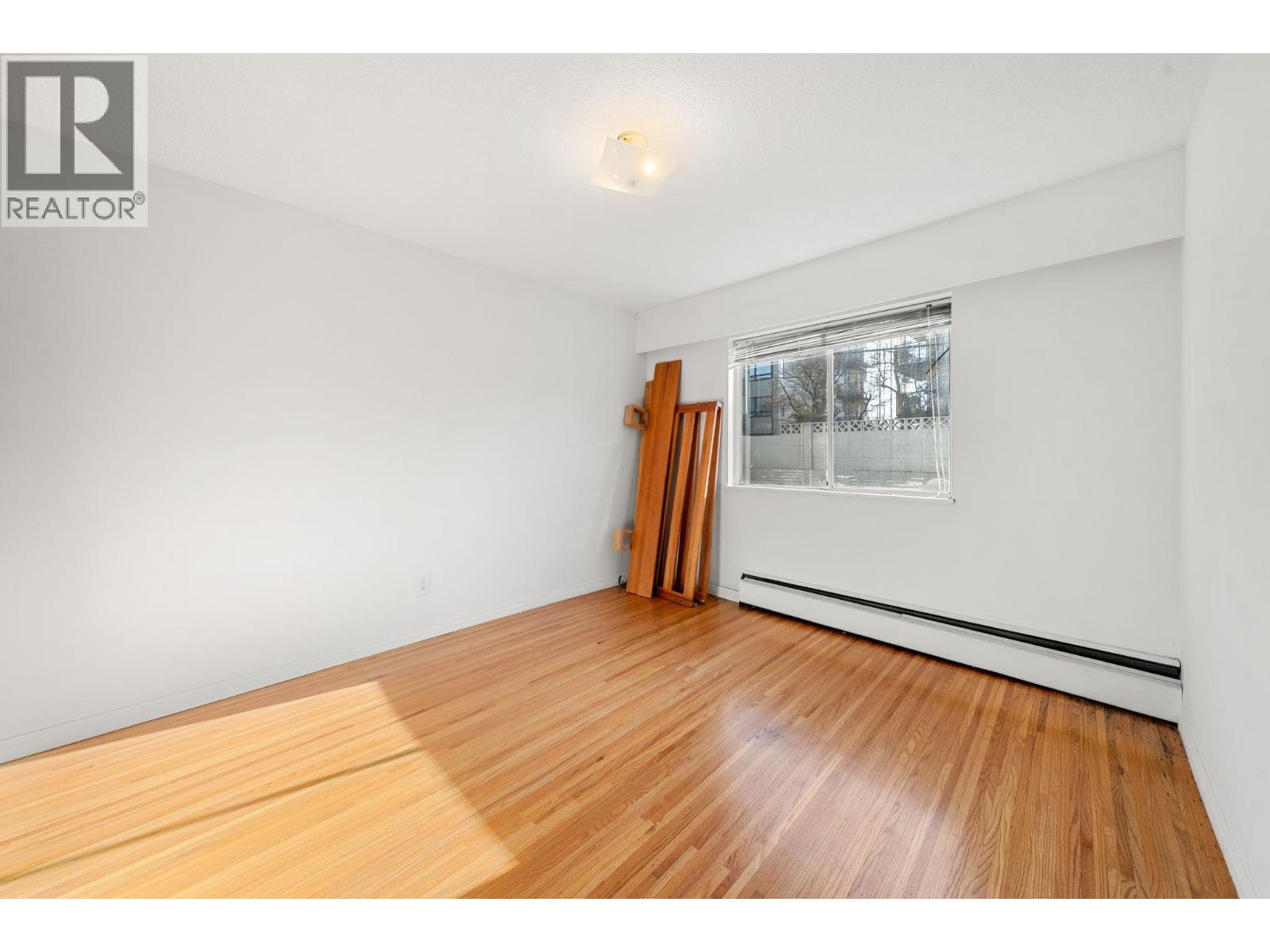 3 135 W 21ST STREET, North Vancouver