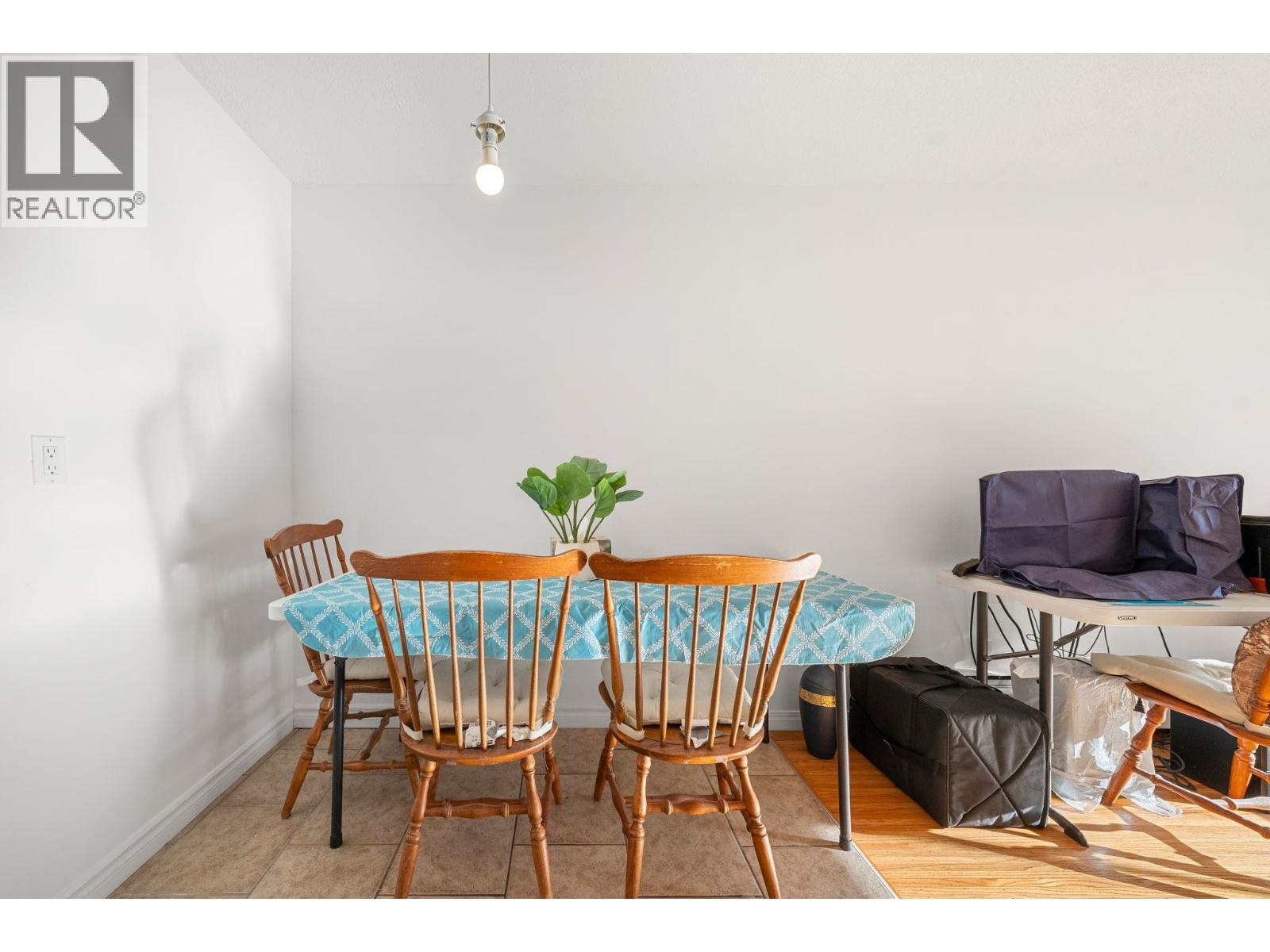 3 135 W 21ST STREET, North Vancouver