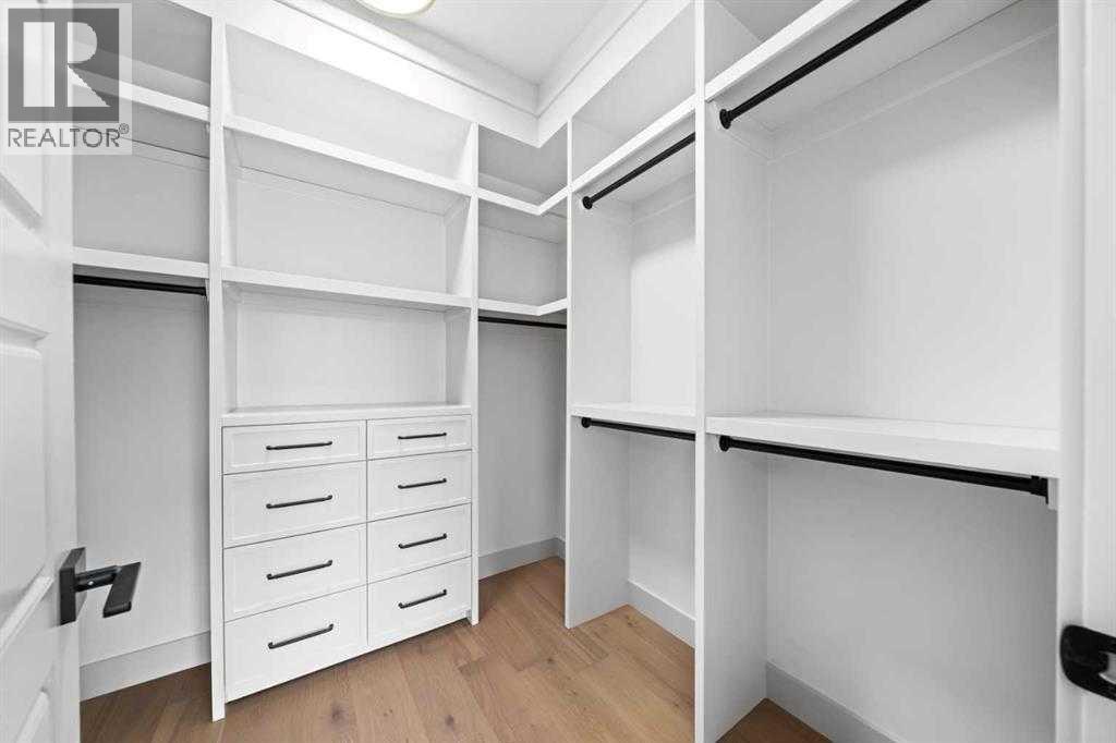 Single Family House for Sale in   Avenue NW West Hillhurst Calgary 