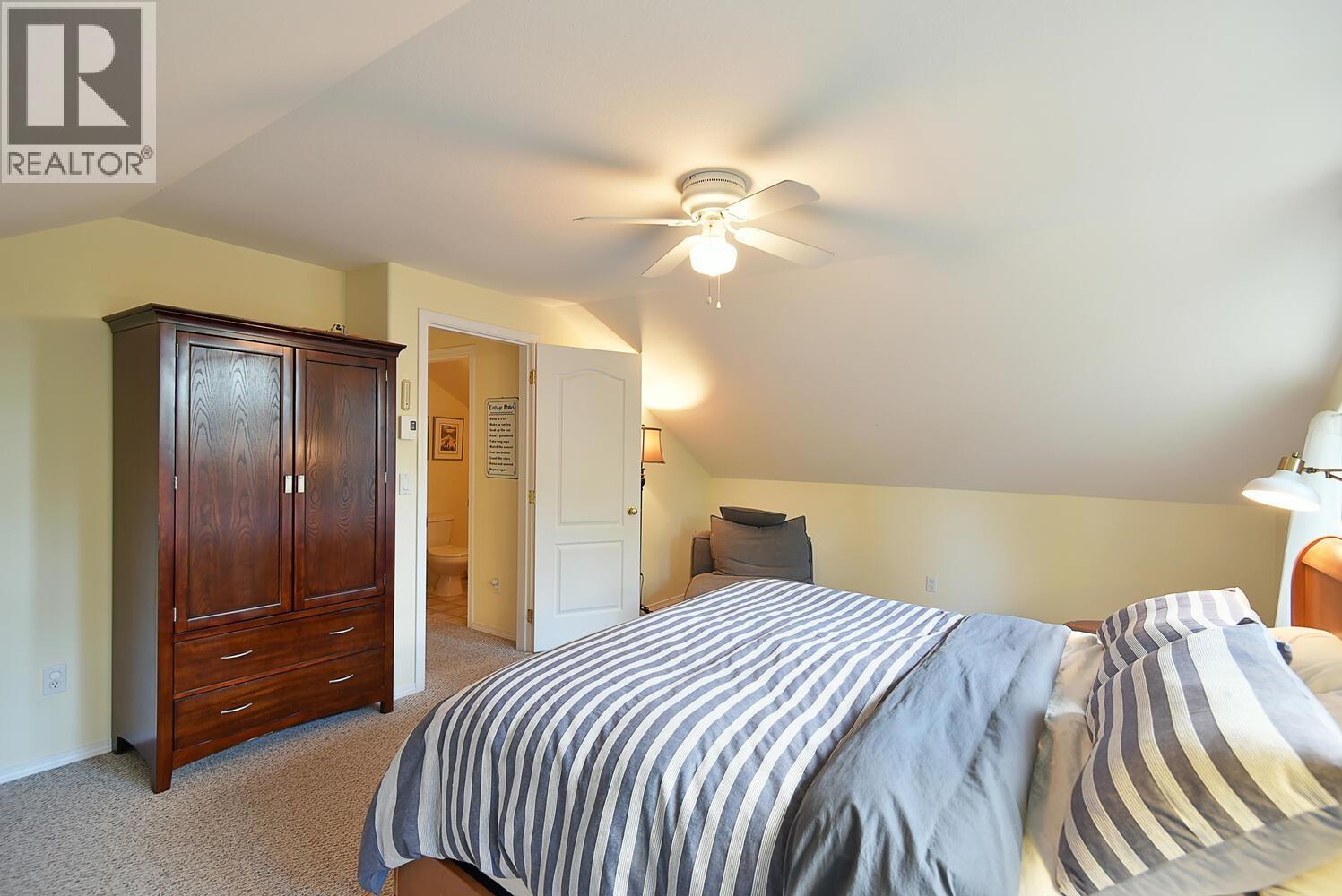 8650 REDROOFFS ROAD, Halfmoon Bay