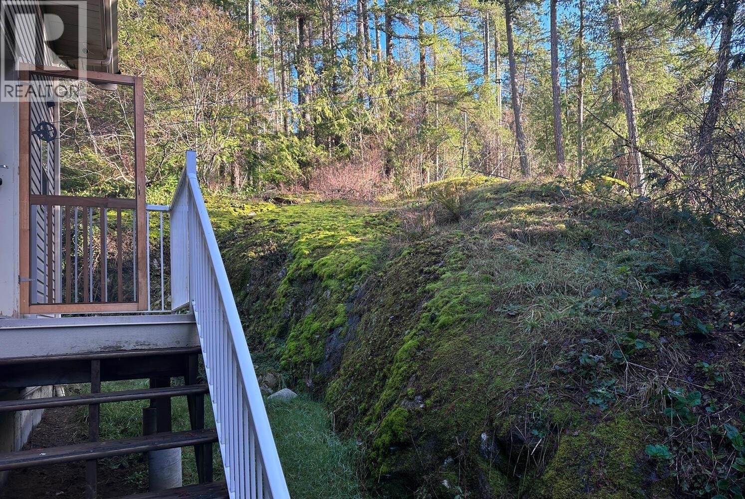 8650 REDROOFFS ROAD, Halfmoon Bay