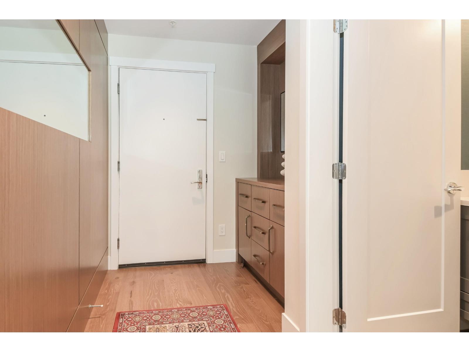 418 14855 THRIFT AVENUE, White Rock