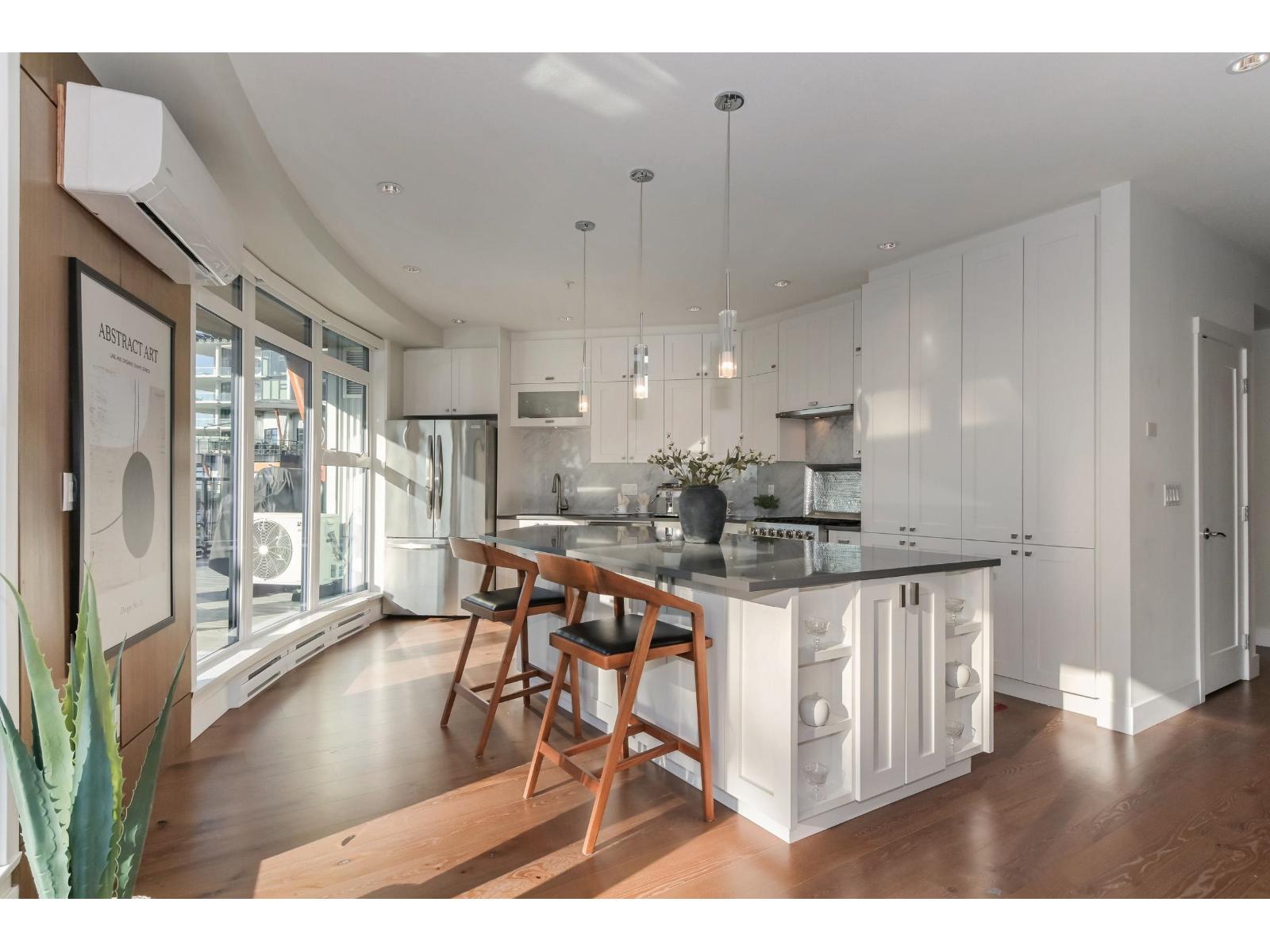 418 14855 THRIFT AVENUE, White Rock