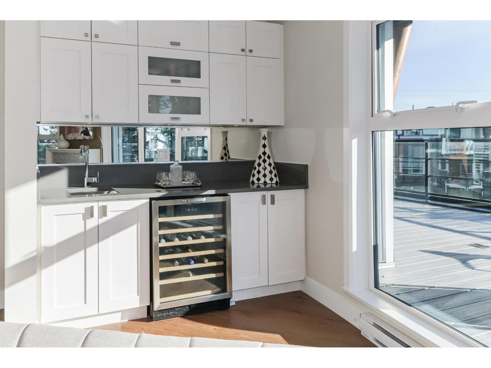 418 14855 THRIFT AVENUE, White Rock