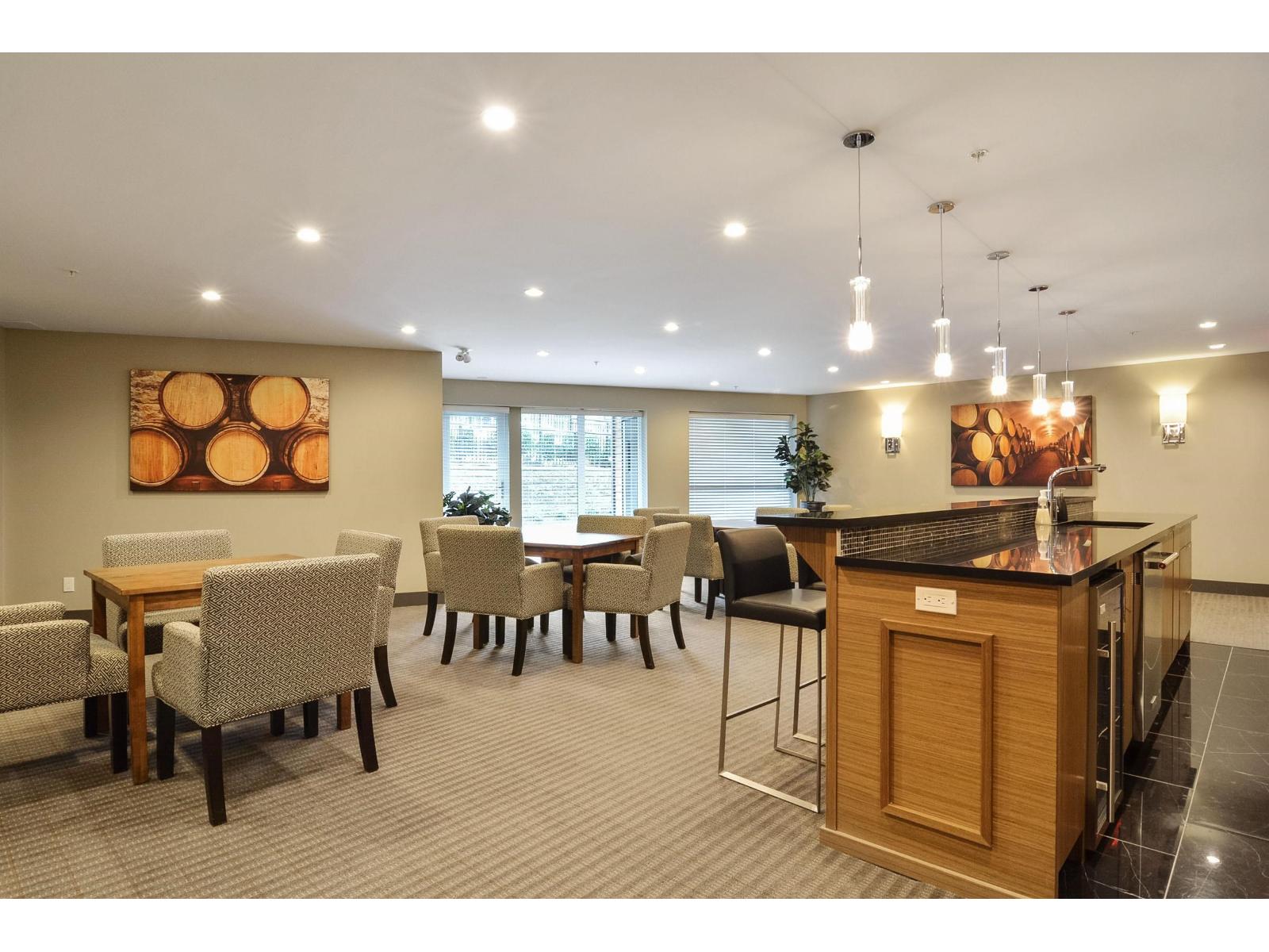 418 14855 THRIFT AVENUE, White Rock