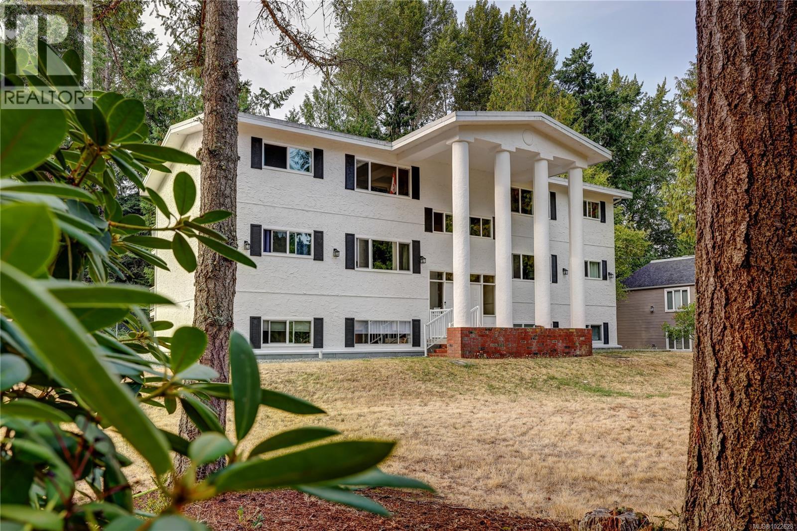 6 322 Village Way, Qualicum Beach