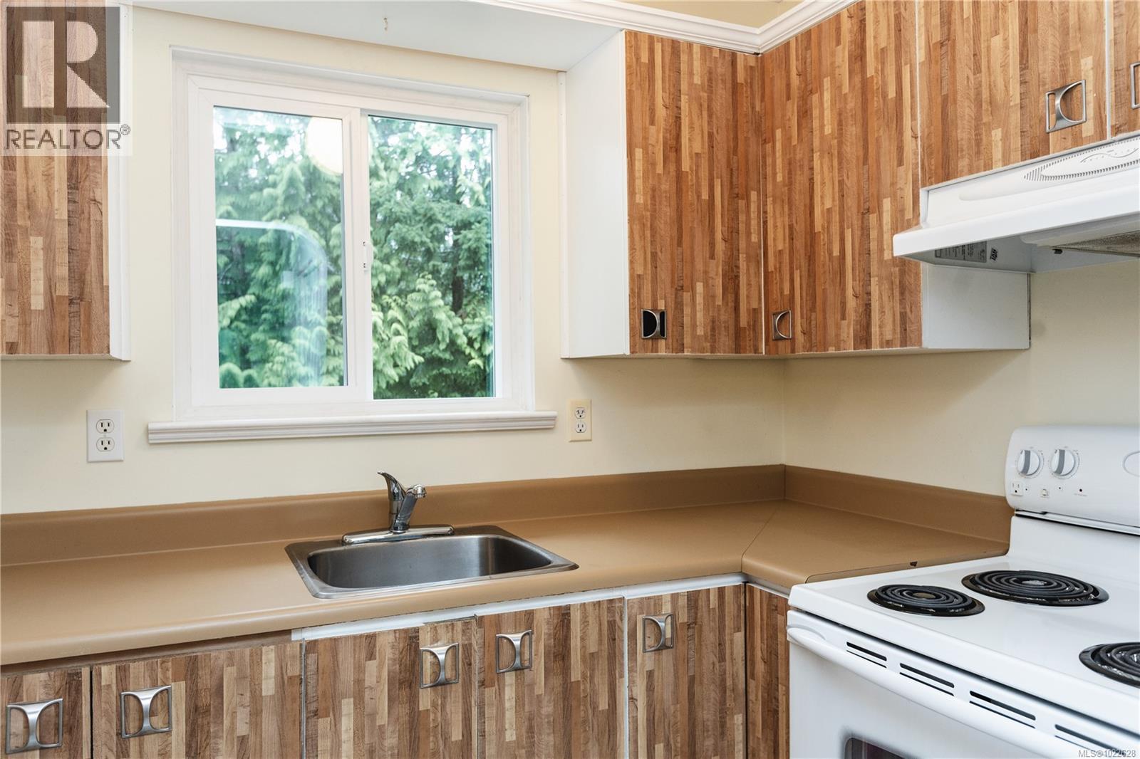 6 322 Village Way, Qualicum Beach